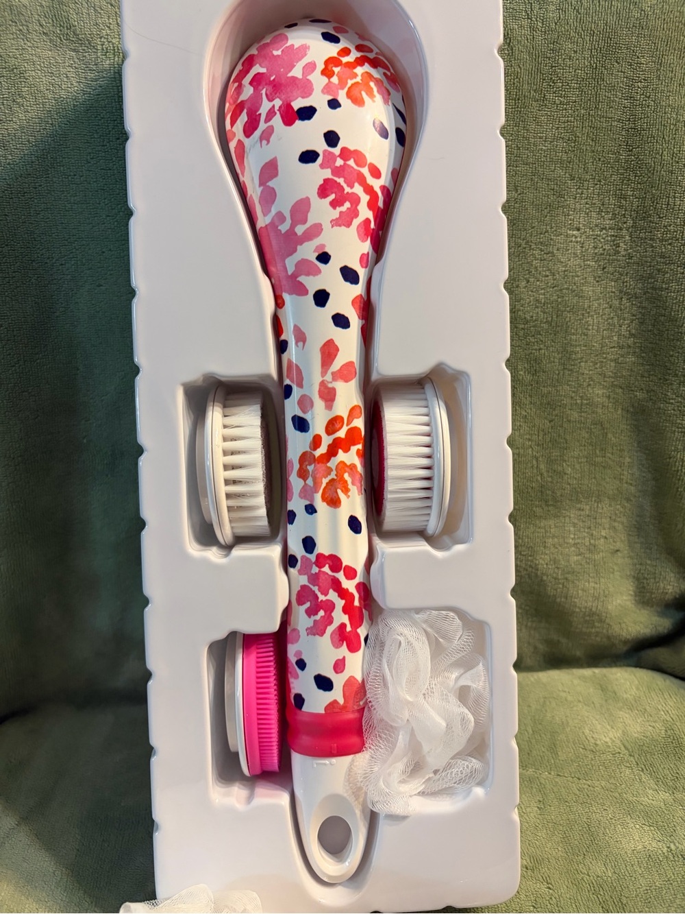 Blushly Battery Operated Floral Body Brush With 4 Attachments Plus BONUS 4 Heads